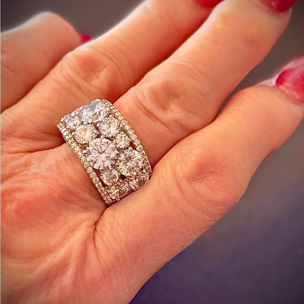 Victoria Weik Thick Band Ring with Multiple Round Simulated Diamonds NWOT - Picture 6 of 13